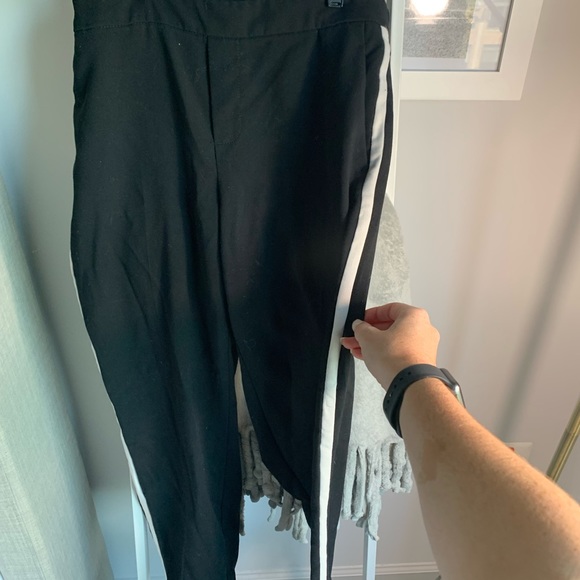 Old navy slide on work pants - Picture 3 of 3